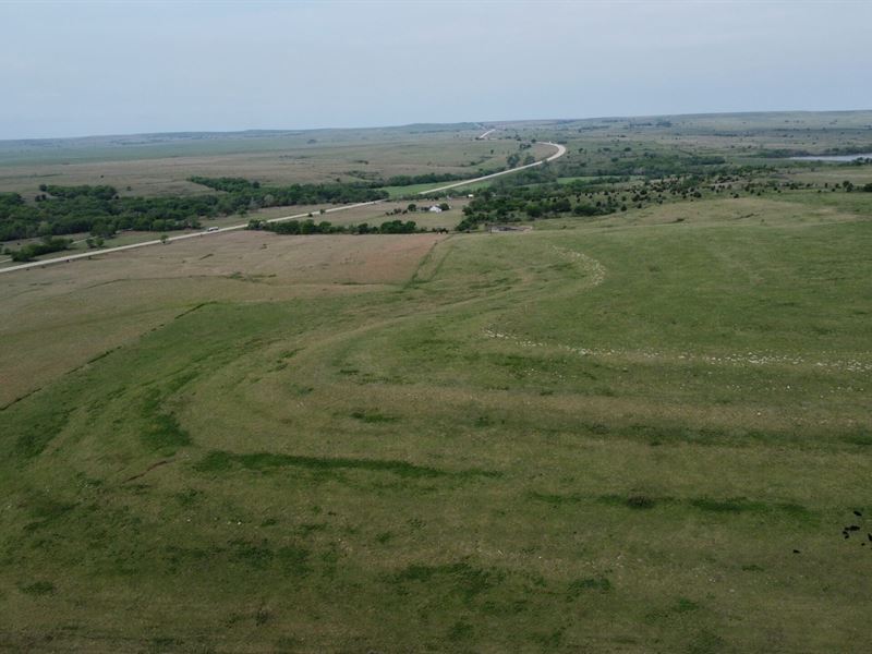 Eureka Hilltop Grass : Eureka : Greenwood County : Kansas