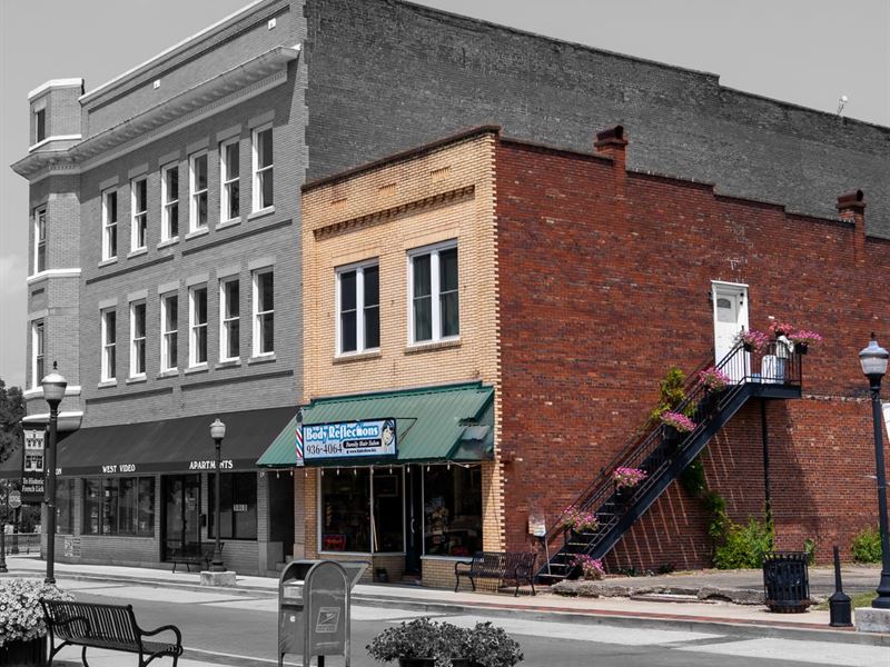 Commercial Opportunity Downtown Fre : French Lick : Orange County : Indiana
