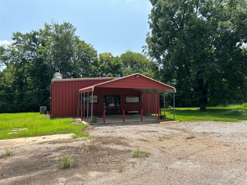 .39 Acres with A Building in Coahom : Alligator : Coahoma County : Mississippi