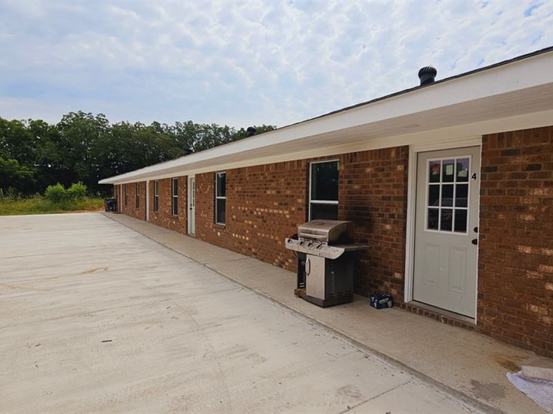 4.82 Acres with Rental Units in Cle : Cleveland : Bolivar County : Mississippi