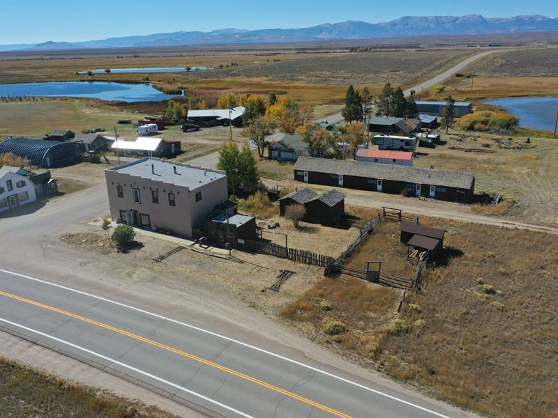 Cowdrey Lodge : Cowdrey : Jackson County : Colorado