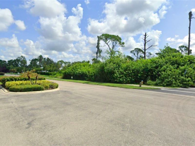 1 Acre in Bob Cat Village : North Port : Sarasota County : Florida