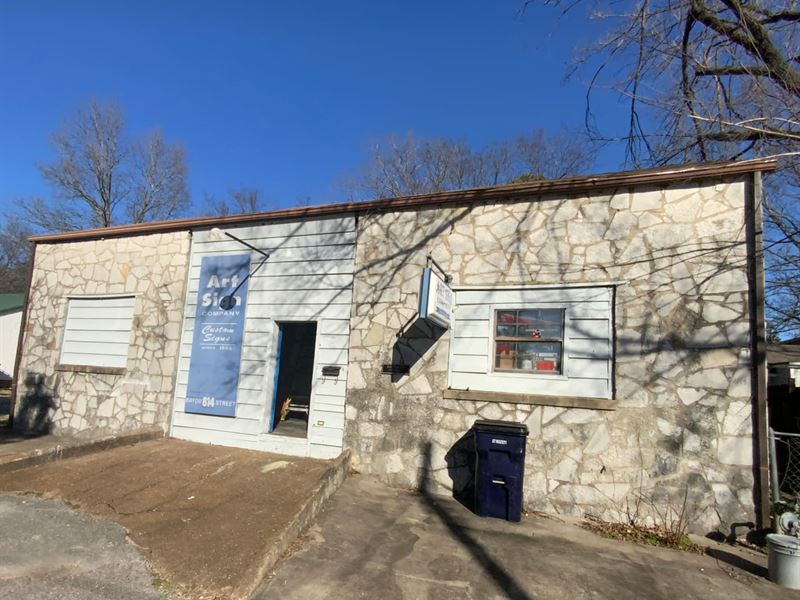 Commercial Building, Blocks From Do : Batesville : Independence County : Arkansas