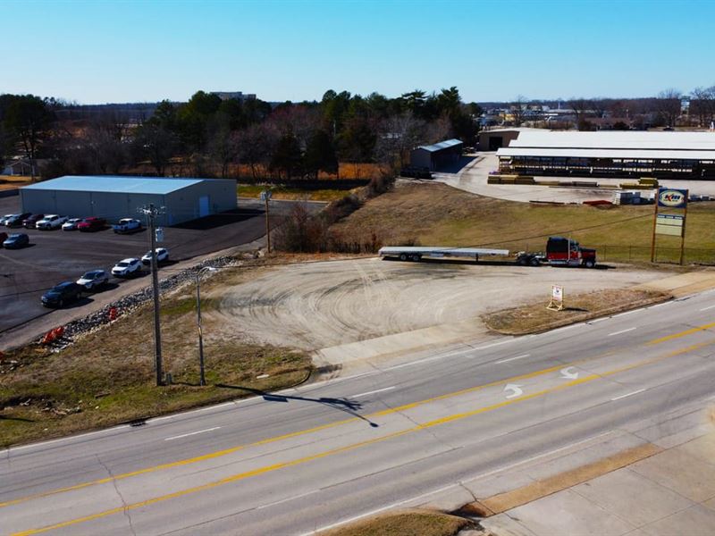 High Visibility, High Traffic Comme : Poplar Bluff : Butler County : Missouri