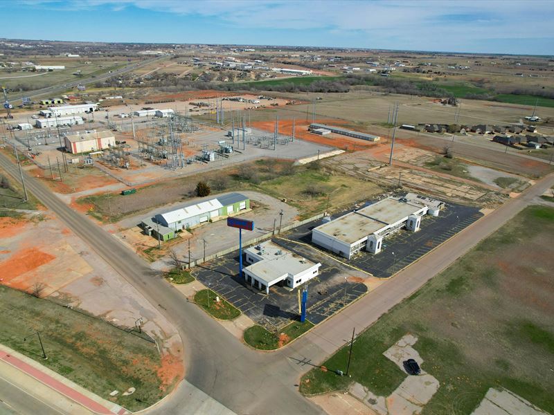 Commercial Auction in Elk City, OK, Property Auction in Oklahoma, 370412 COMMERCIALFLIP