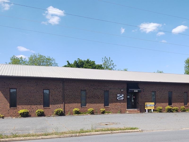 3,760+/- Sqft Office Building : Troy : Montgomery County : North Carolina