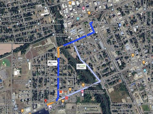 Commercial Building On.37 Acre Lot : Clarksdale : Coahoma County : Mississippi