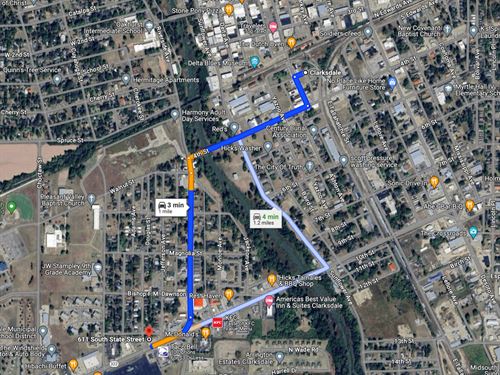 Commercial Building On.37 Acre Lot : Clarksdale : Coahoma County : Mississippi