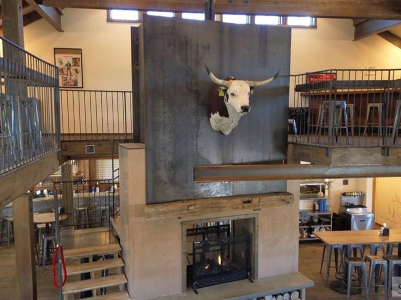 Challis Roadhouse Bar and Grill : Challis : Custer County : Idaho