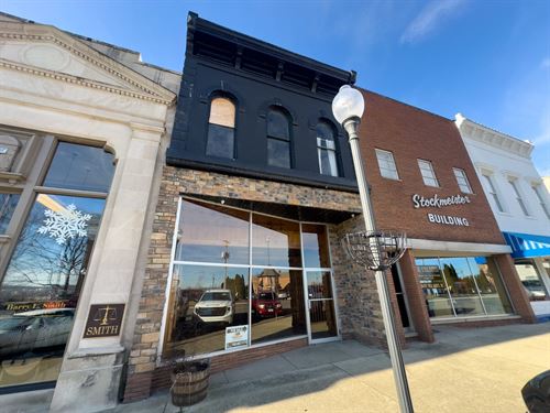 Main Street, Commercial Building : Jackson : Ohio
