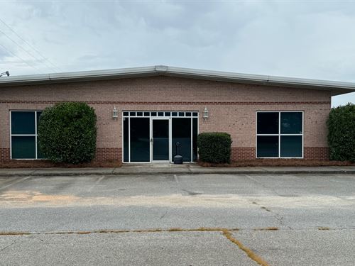 Building for Lease in Perry : Perry : Houston County : Georgia