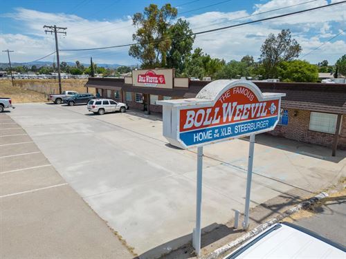 Thriving Landmark Restaurant, Extr : Ramona : San Diego County : California