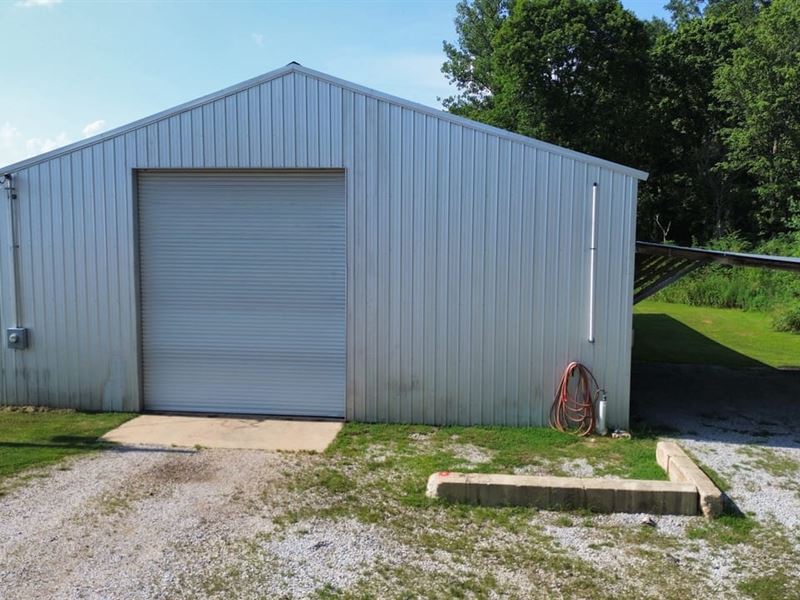 Commercial Building And, /+ 4.5 Acr : Carrollton : Pickens County : Alabama