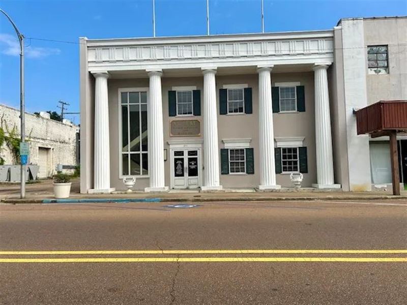 Commercial Building 210 State Stree : McComb : Pike County : Mississippi