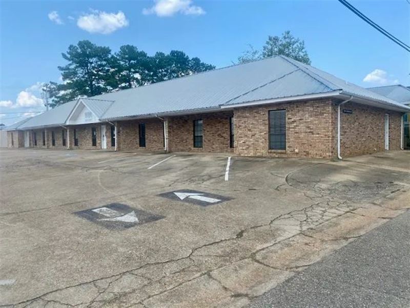 Commercial Building for Lease, Mcc : McComb : Pike County : Mississippi