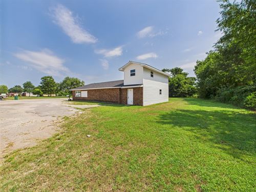 One-Of-A-Kind Commercial Property : Malden : Dunklin County : Missouri