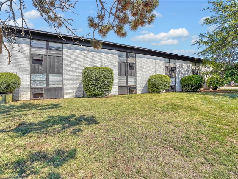 Oklahoma Apartment Complex Auction : Lawton : Comanche County : Oklahoma