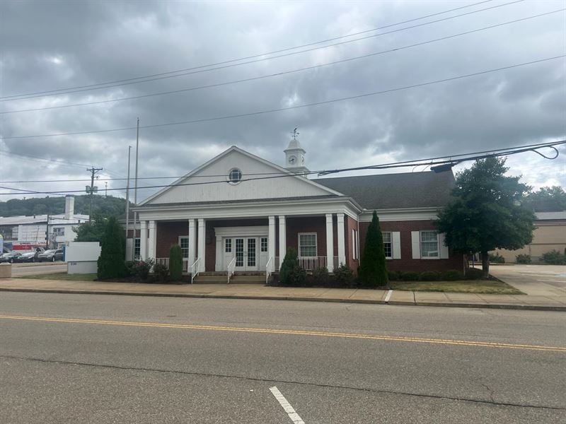 Bank Surplus, Downtown Location : East Liverpool : Columbiana County : Ohio