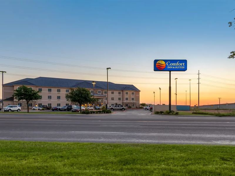 Operating Comfort Inn & Suites : Odessa : Ector County : Texas