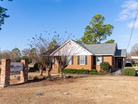 Medical Office Building in Peach Co : Fort Valley : Peach County : Georgia