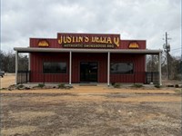 Fully Equipped Restaurant Justin's : Belzoni : Humphreys County : Mississippi