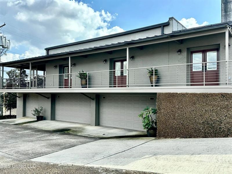 Downtown McComb Luxury Live-Work : McComb : Pike County : Mississippi